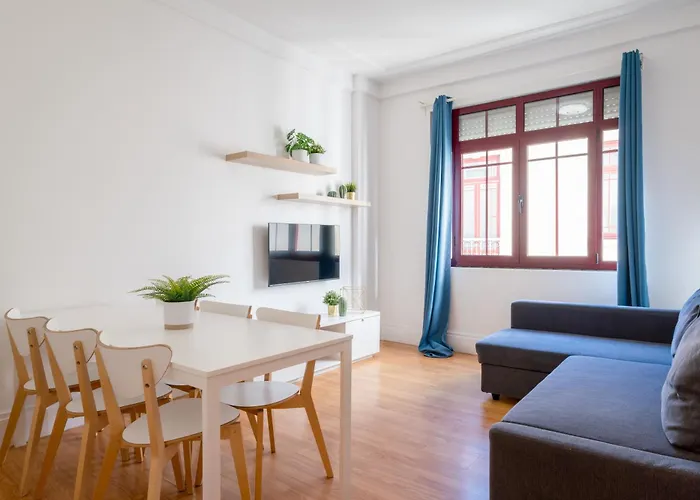 Host Wise - Spacious Comfortable Apartment - Balcony