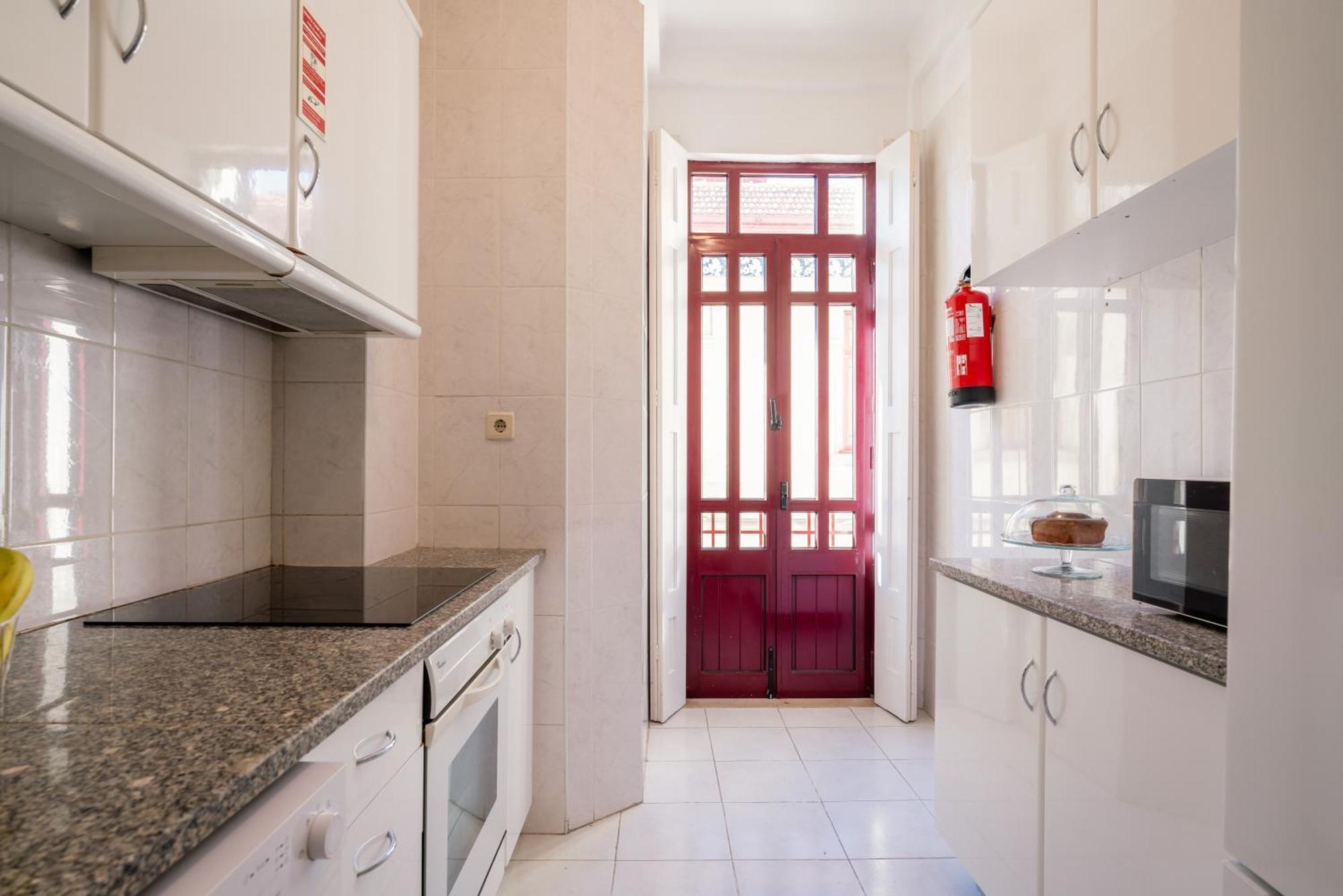 Apartment Host Wise - Spacious Comfortable - Balcony *