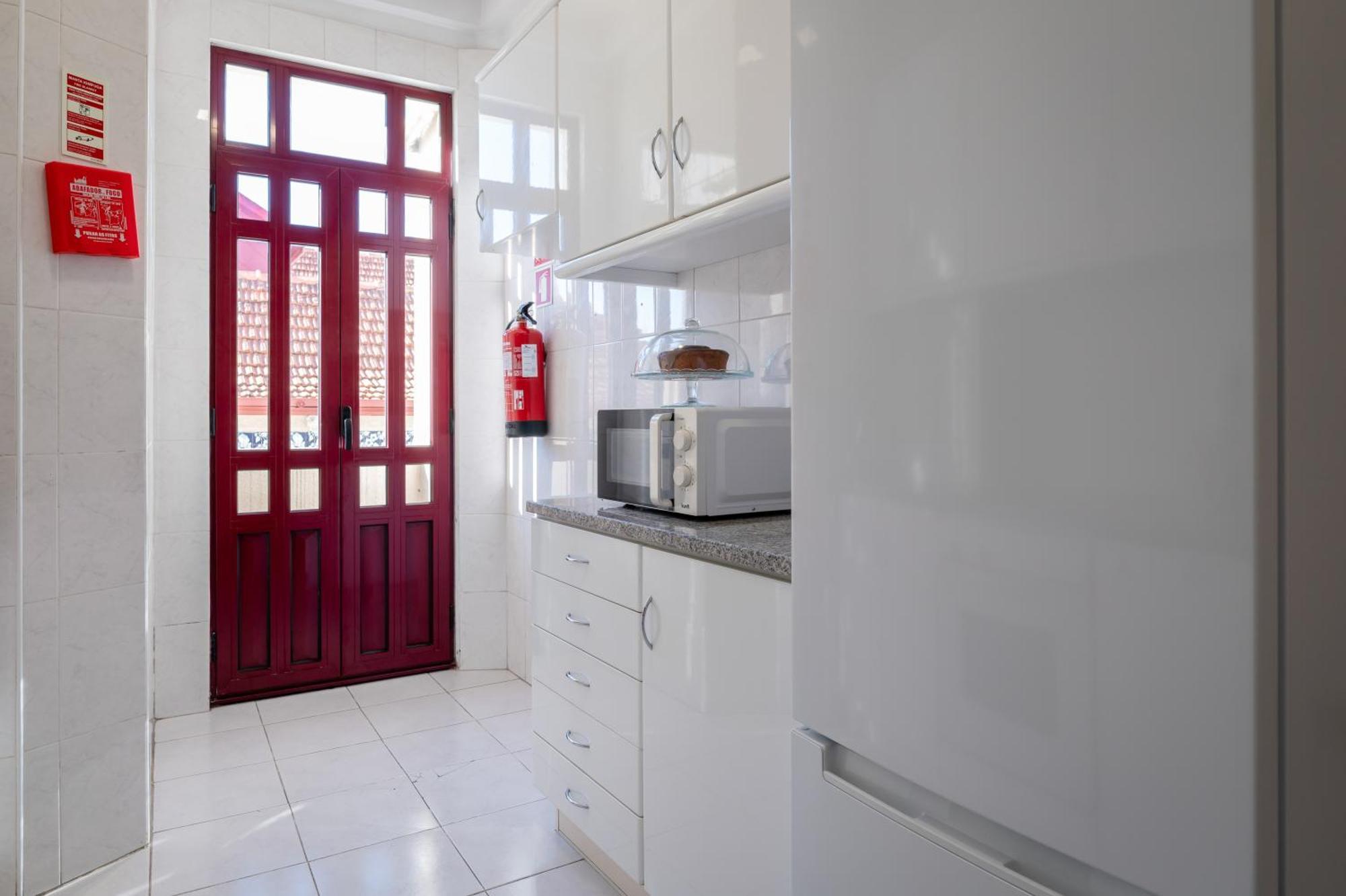 Host Wise - Spacious Comfortable - Balcony Porto
